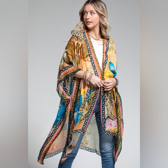 Bohemian Floral Print Kimono w Side Slits - Stunning Colors - Perfect for Spring - Picture 5 of 15